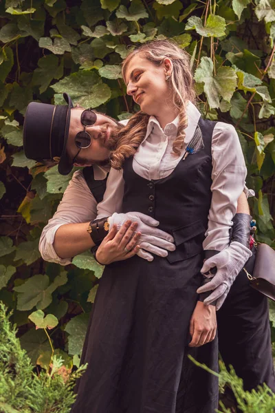 Belle Fille Avec Mec Couple Amoureux Vêtements Steampunk Gros Plan — Photo