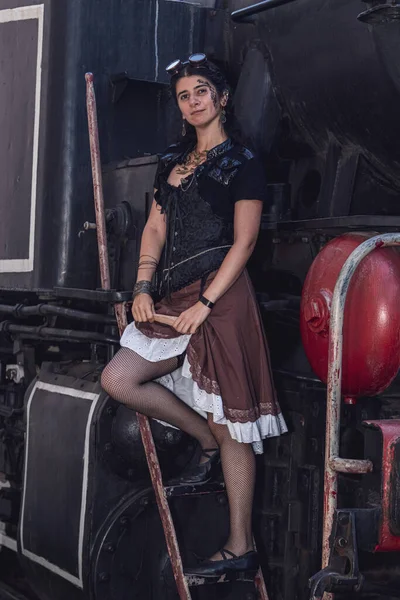 Belle Fille Vêtements Steampunk Sur Fond Train Gros Plan — Photo