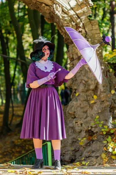 Girl Queen Eclipsa Papillon Robe Violette Parapluie Close — Photo