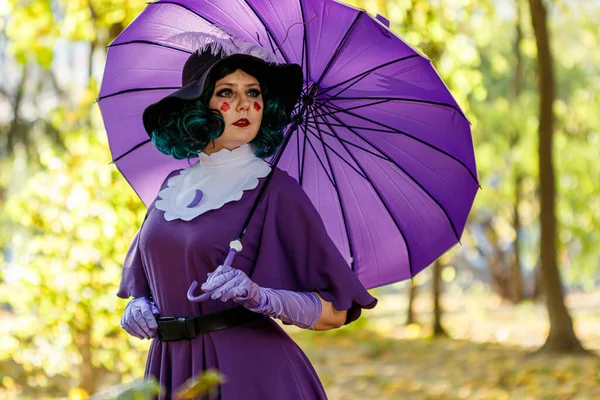 Girl Queen Eclipsa Papillon Robe Violette Parapluie Close — Photo