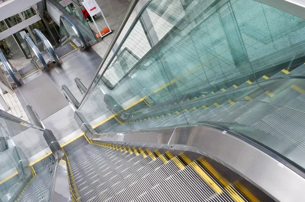 Komfortowe automatyczne schodów ruchomych — Zdjęcie stockowe