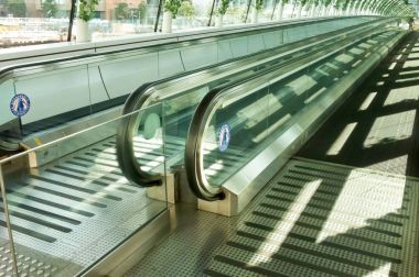 Kaldırımlar için otomatik yürüyen merdiven