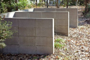 Düşmüş yaprakları geri dönüşüm için bir koleksiyon site