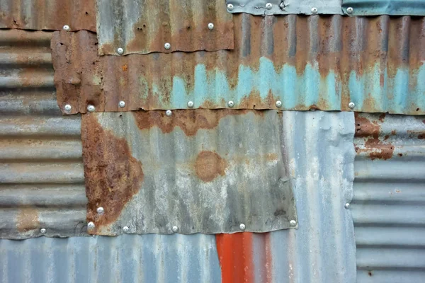 Bir teneke spliced şekillerinin tam