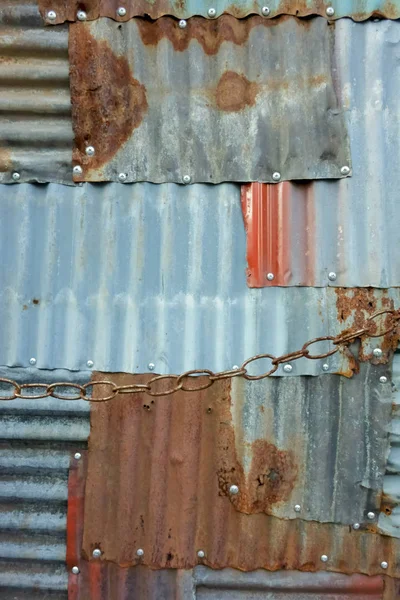 Bir teneke spliced şekillerinin tam