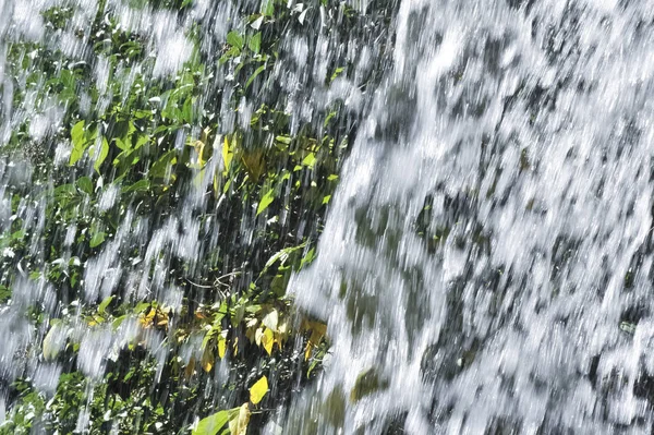 Salpicos Cachoeira — Fotografia de Stock