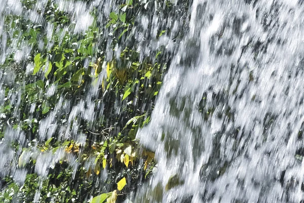 Salpicos Cachoeira — Fotografia de Stock
