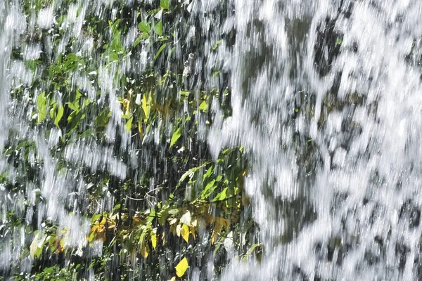 Salpicos Cachoeira — Fotografia de Stock