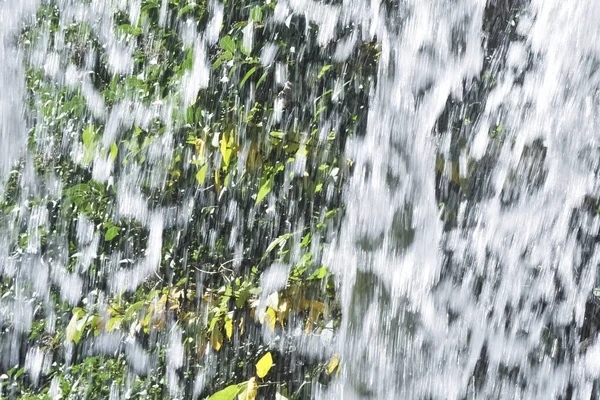 Salpicos Cachoeira — Fotografia de Stock