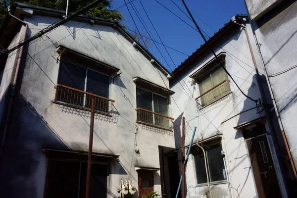 Εγκαταλελειμμένο Παλιό Διαμέρισμα Πίσω Από Κέντρο Του Τόκιο — Φωτογραφία Αρχείου
