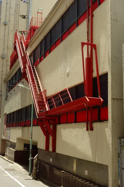 Awaryjne Ewakuacyjne Ściany Wiszące Mechanizm Czerwone Schody — Zdjęcie stockowe
