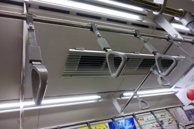 İşe yarayan bir araçta iş benzeri deri asma deseni