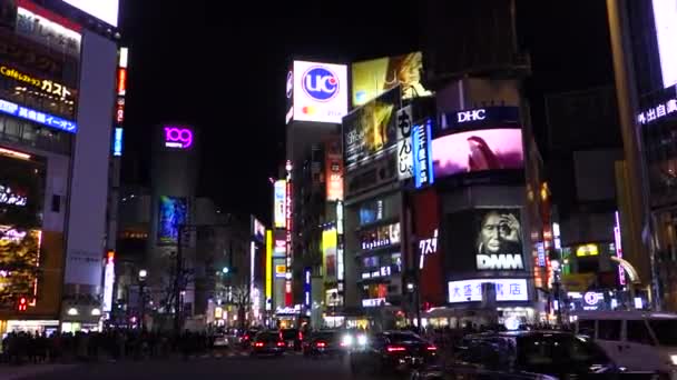 3月26日和27日 科罗纳病毒显示东京的Scramble Shibuya交叉口接近奥运延期 — 图库视频影像