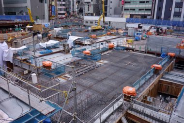 İnşaat alanında somut iş için takviye formu