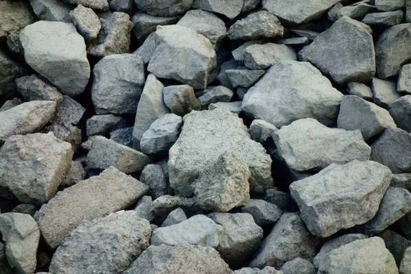 Rocas Grandes Pequeñas Abandonadas Orilla Del Río — Foto de Stock