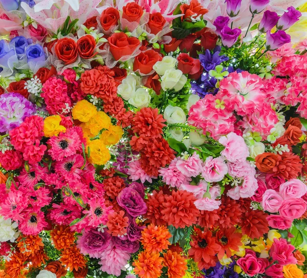 Gyönyörű színes csokor keverve különböző tavaszi virágok — Stock Fotó