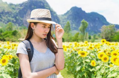 Özgürlük hayat güzel kız gevşeme seyahat açık doğa 