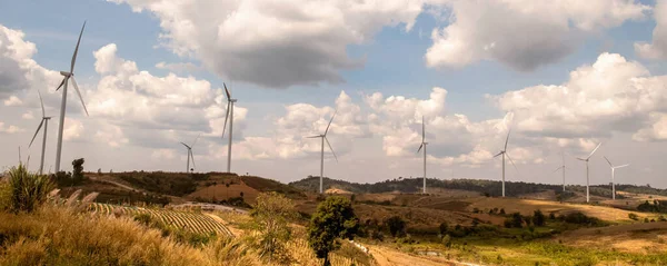 Větrná Turbína Kopci Koncepce Čisté Energie — Stock fotografie