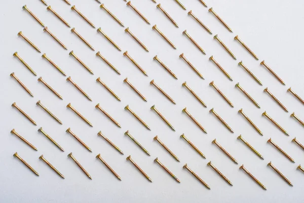 Beyaz üzerine dübeller