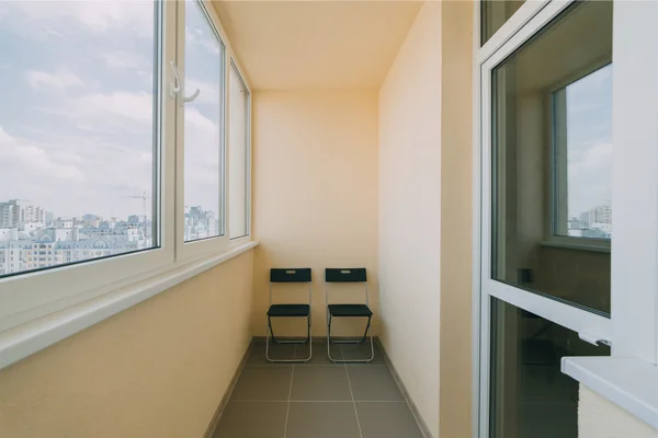 Modern bir daire içinde döşeme ile ışık iç