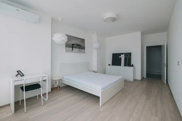 현대 아파트에서 바닥 등 밝은 인터 — 스톡 사진