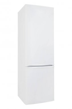 Beyaz arka plan üzerinde izole beyaz buzdolabı