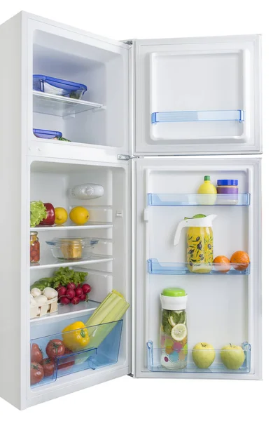 Відкритий холодильник повний свіжих фруктів і овочів — стокове фото