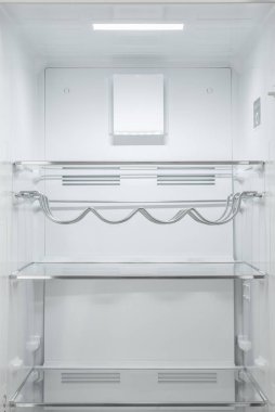 Beyaz Arka Plan üzerine izole buzdolabı. Modern Mutfak ve Do