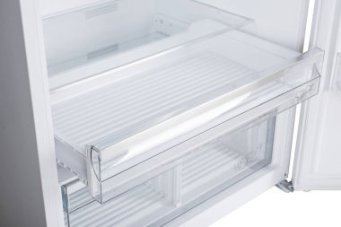 Beyaz Arka Plan üzerine izole buzdolabı. Modern Mutfak ve Do