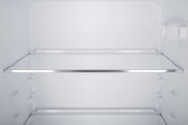 Beyaz Arka Plan üzerine izole buzdolabı. Modern Mutfak ve Do