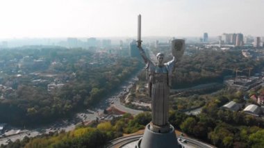 Kyiv, Ukrayna. Doğu Avrupa 'nın ünlü tatil beldesi. Video 4K görüntüsü. Hava aracı üst yaşam süresi.