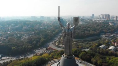 Kyiv, Ukrayna. Doğu Avrupa 'nın ünlü tatil beldesi. Video 4K görüntüsü. Hava aracı üst yaşam süresi.