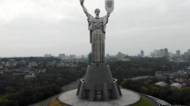 Kyiv, Ukrayna. Doğu Avrupa 'nın ünlü tatil beldesi. Video 4K görüntüsü. Hava aracı üst yaşam süresi.