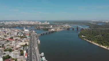 Kyiv, Ukrayna. Doğu Avrupa 'nın ünlü tatil beldesi. Video 4K görüntüsü. Hava aracı üst yaşam süresi.