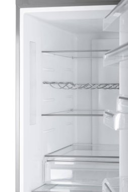 Beyaz Arka Plan Üzerinde İzole Yeni Buzdolabı. Modern Mutfak ve Ev Aletleri