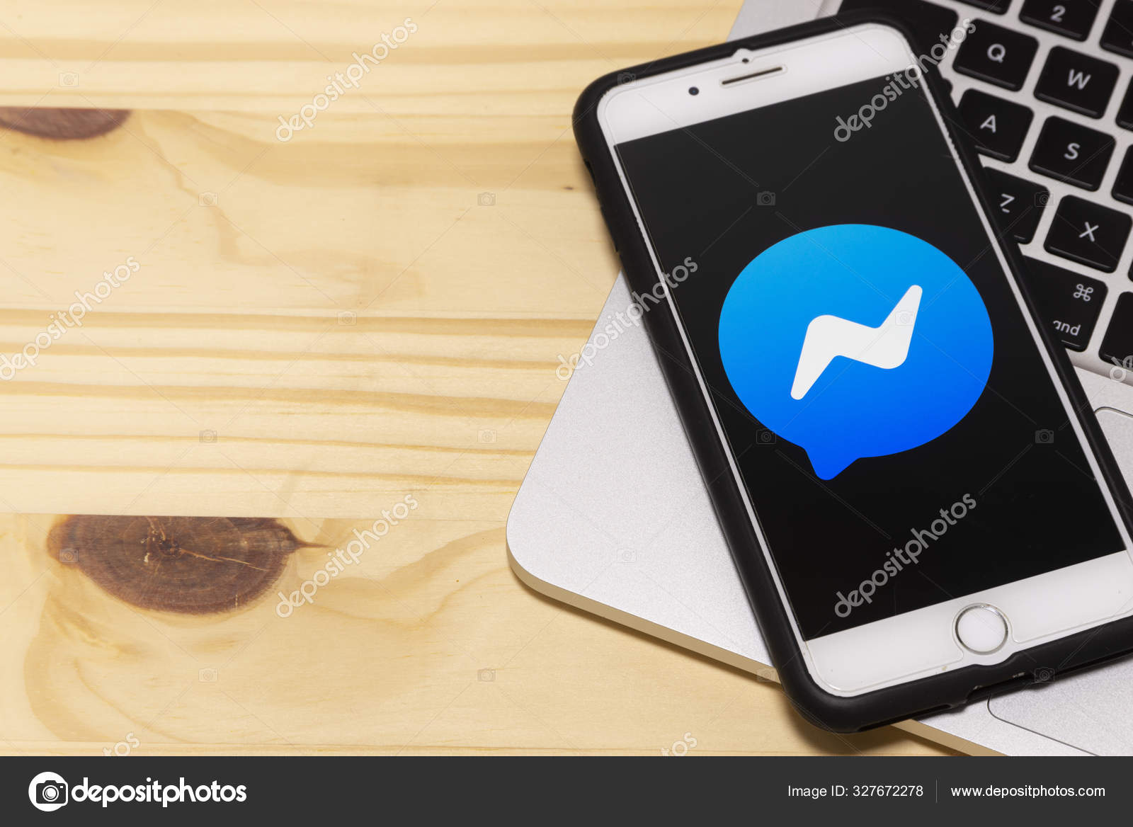 December 19 Brazil Facebook Messenger Application Icon Apple Iphone Screen Stock Editorial Photo C Julioricco December 19 Brazil Facebook Messenger Application Icon Apple Iphone Screen Stock Editorial Photo C Julioricco