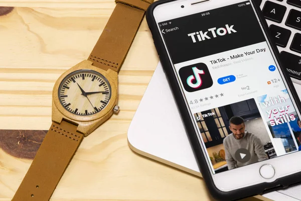 Декабря 2019 Года Бразилия Иконка Приложения Tik Tok Экране Apple — стоковое фото