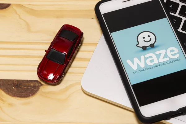 Décembre 2019 Brésil Écran Cellulaire Montrant Les Applications Waze Waze — Photo