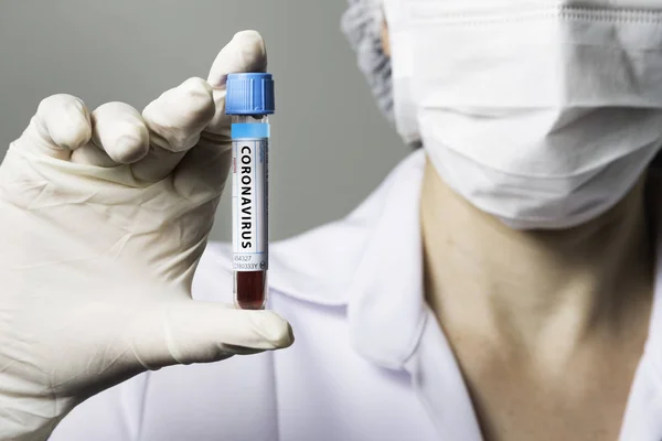 Nurse Mascara Gloves Holding Result Examining New Fast Spreading Coronavirus — Stock Photo, Image