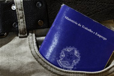 Brezilya iş kartı işçi kot pantolonu cebinde.