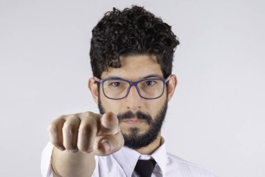 Çalışanlar salgın sırasında evde kalmanızı işaret ediyor. Virüs Covid-19, SARS-CoV-2. Sosyal uzaklık kavramı.