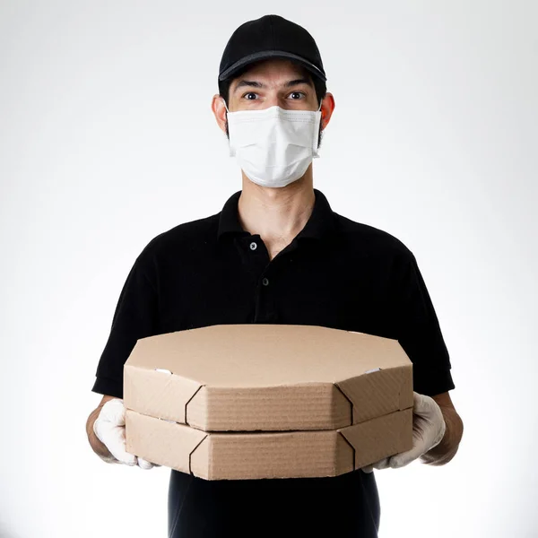 Hombre Latino Con Guantes Máscara Sosteniendo Cajas Cartón Para Pizza —  Fotos de Stock