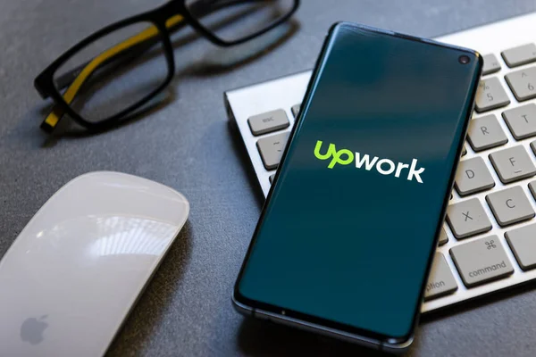 Мая 2020 Года Бразилия Глобальная Фрилансерская Платформа Upwork Компании Независимые — стоковое фото