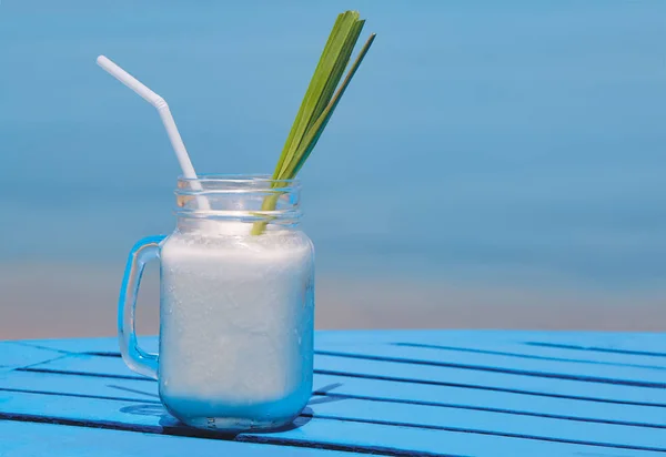 Jungfräuliche Pina Colada Auf Einem Meeresgrund — Stockfoto