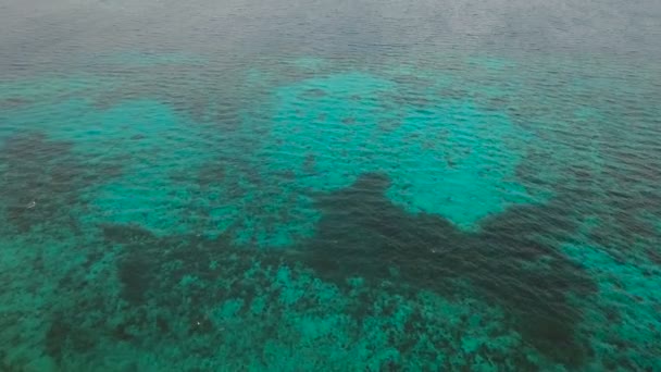 Vista aérea de la superficie del agua. — Vídeo de stock