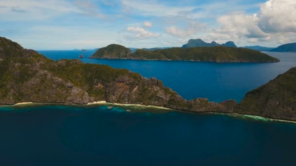 Isola tropicale e spiagge sabbiose, vista aerea. El Nido — Video Stock