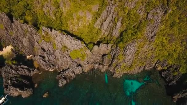 Hermosa laguna tropical, vista aérea. Isla tropical . — Vídeo de stock