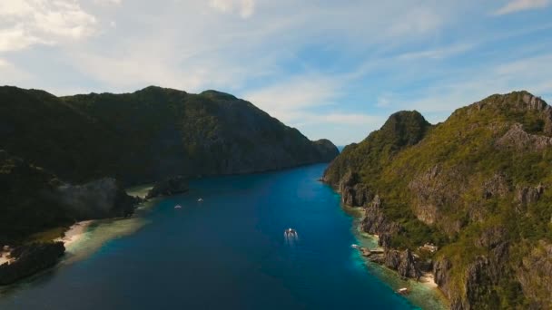 Beautiful tropical lagoon, aerial view. Tropical island. — Stock Video