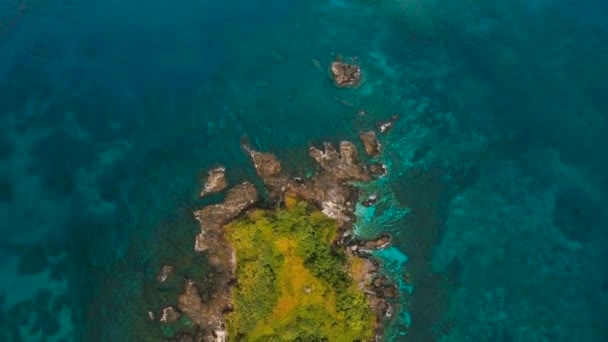 Anteny Zobacz pięknej plaży na tropikalnej wyspie. Filipiny, El Nido. — Wideo stockowe