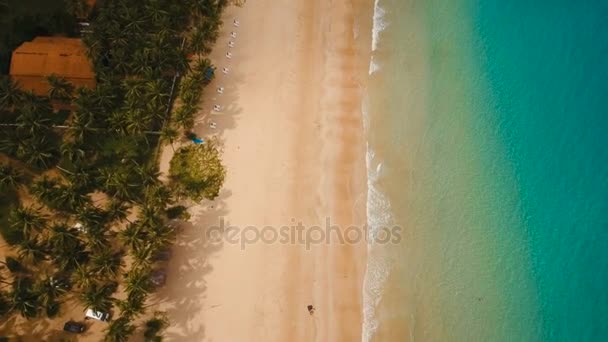 Vue aérienne belle plage sur une île tropicale. Philippines, El Nido . — Video